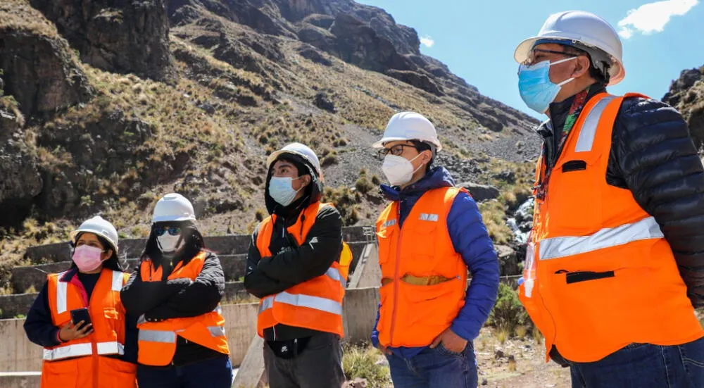 Alumnos de la UNMSM visitan proyectos de remediación a cargo de AMSAC