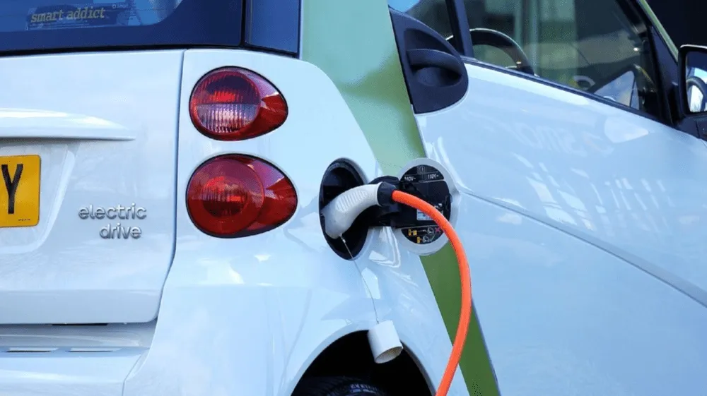 Aumenta la venta de vehículos  eléctricos en Perú