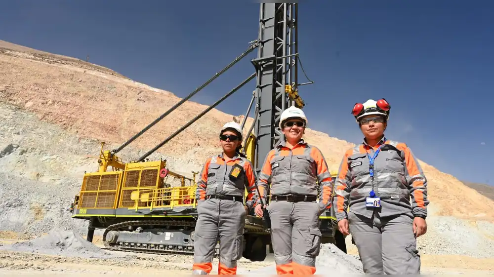 Mujeres lideran proceso de perforación en la mina Quellaveco