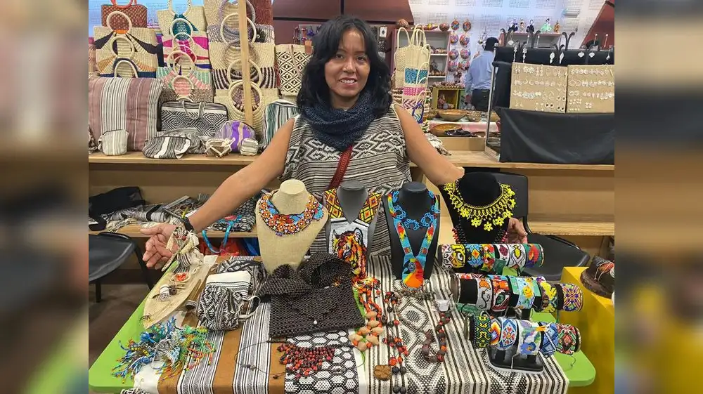 Tejidos nativos de la comunidad matsigenka de Cusco atraen el interés de peruanos y extranjeros