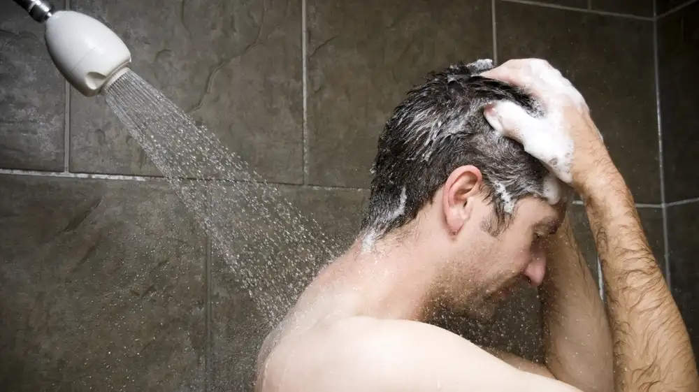 Cadena de hoteles crea playlist con canciones de cuatro minutos para incentivar las duchas cortas