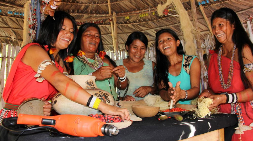 Mujeres de la Amazonía progresan con emprendimientos sostenibles