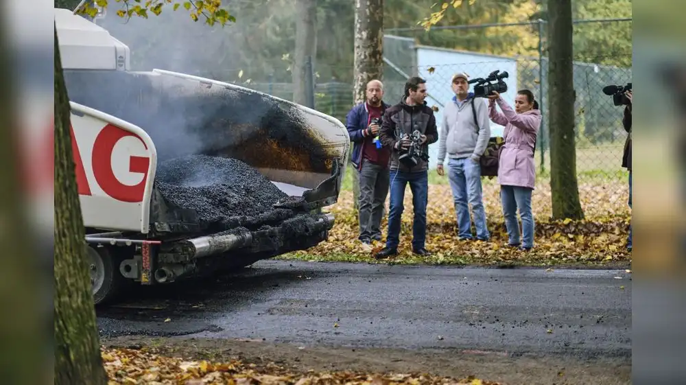 Eslovaquia construye pistas con colillas de cigarrillos
