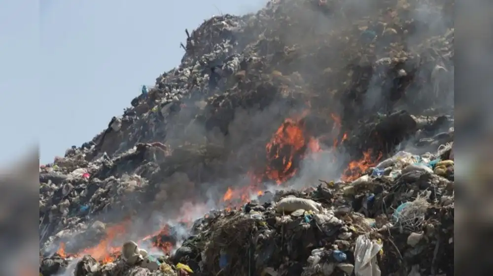 Riesgo ambiental por incendio en Botadero de Caucato