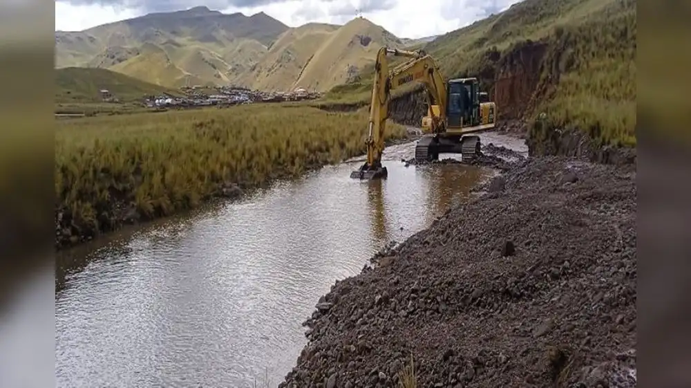 Puno: Limpian cauce del río Qhapaq Ñan para prevenir desastres