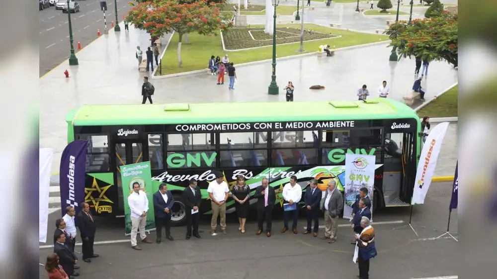 Trujillo cuenta con su primer bus impulsado con gas natural