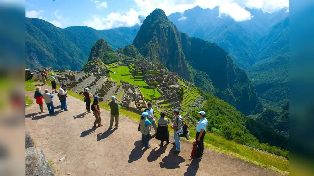 Perú fortalecerá conservación y turismo sostenible en Machu Picchu