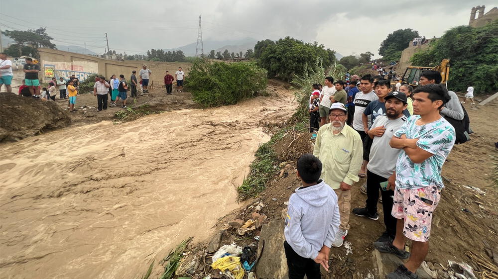 Perú en alerta por posible activación de quebradas