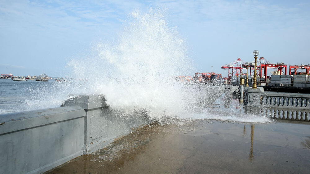 Oleajes anómalos persistirán en todo el litoral hasta el 11 de mayo