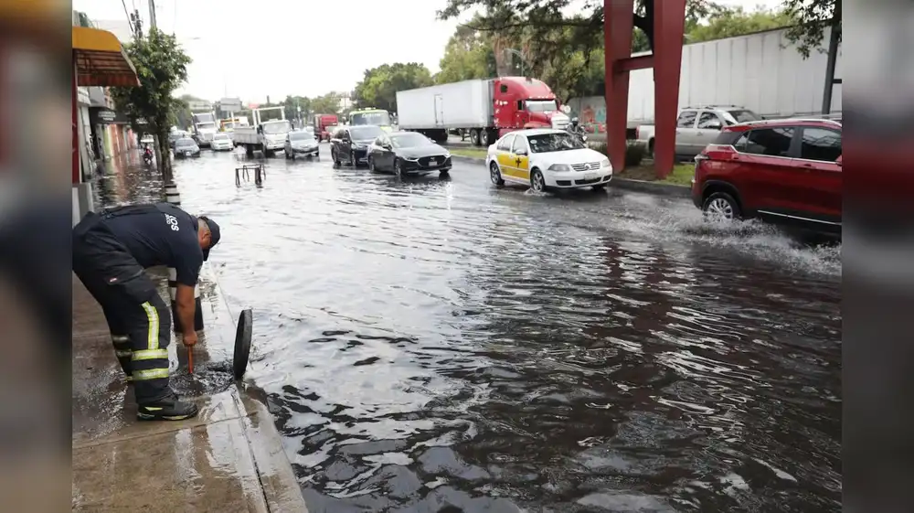 Ciudad de México en alerta por lluvias e inundaciones