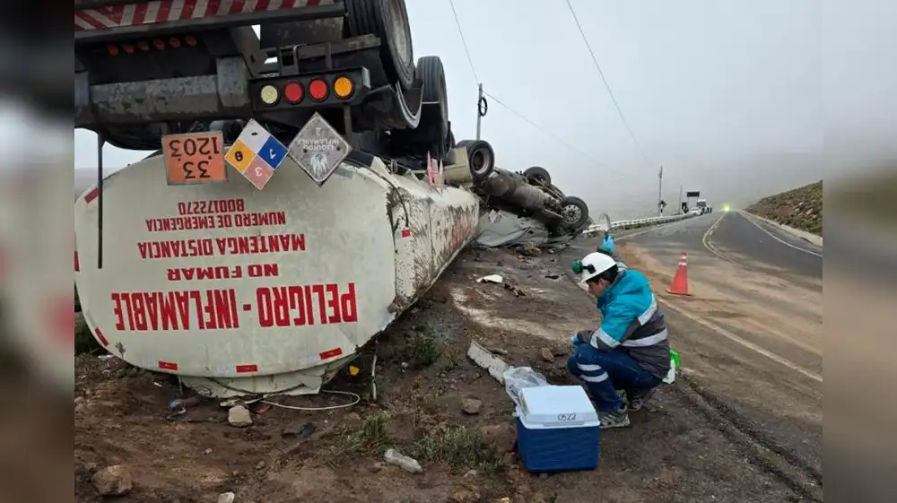 OEFA impone sanción por derrame de petróleo en carretera