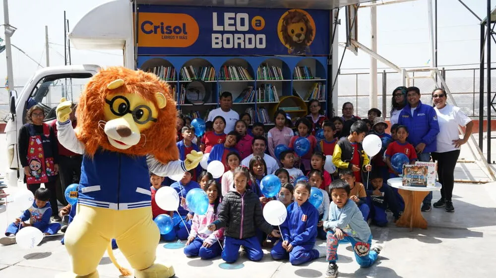 Biblioteca móvil activa el hábito de la lectura en Ica