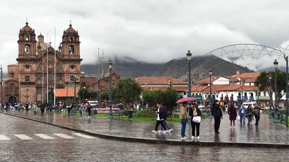 Fuertes lluvias, granizo y nevadas afectan la Sierra peruana