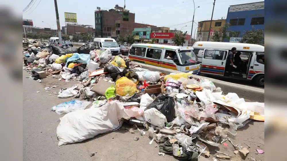 Declaran en emergencia a distrito de Junín por basura en las calles