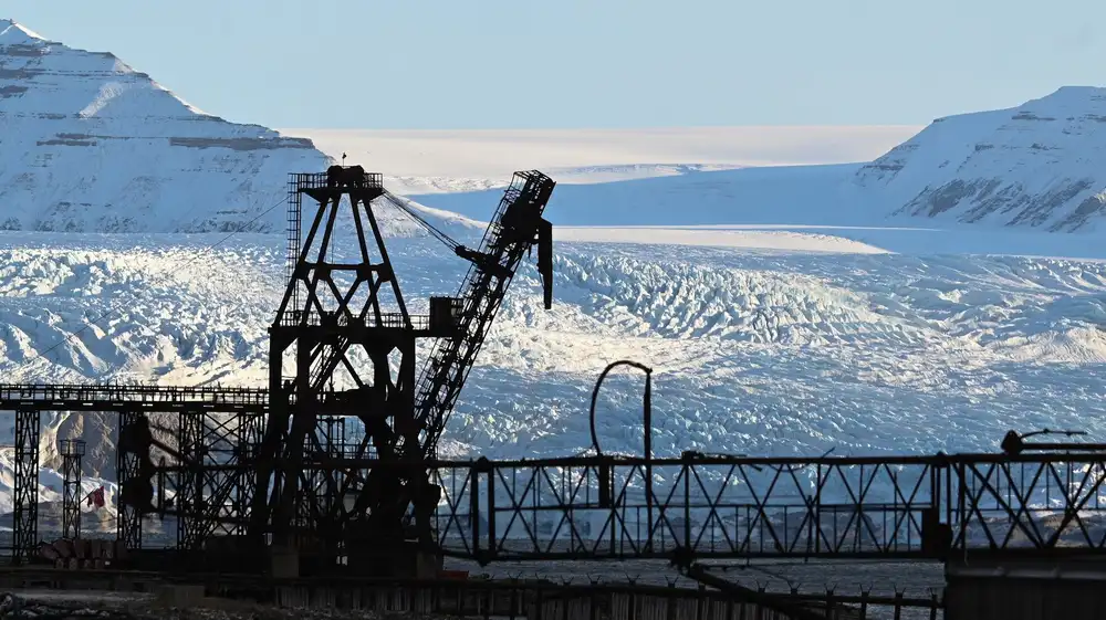 Noruega suspende la minería marítima en el Ártico