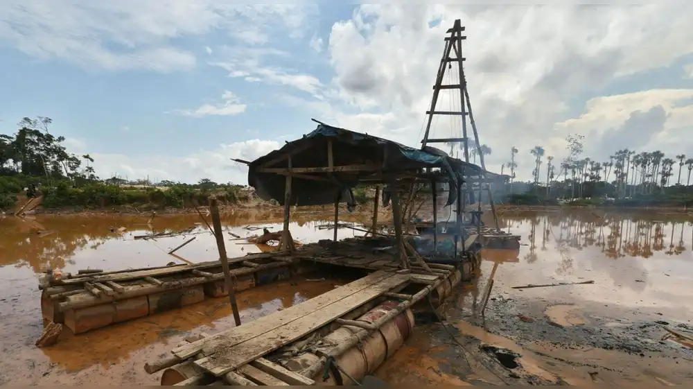 Advierten que extensión del REINFO hasta 2026 financiaría campañas políticas con dinero del oro ilegal
