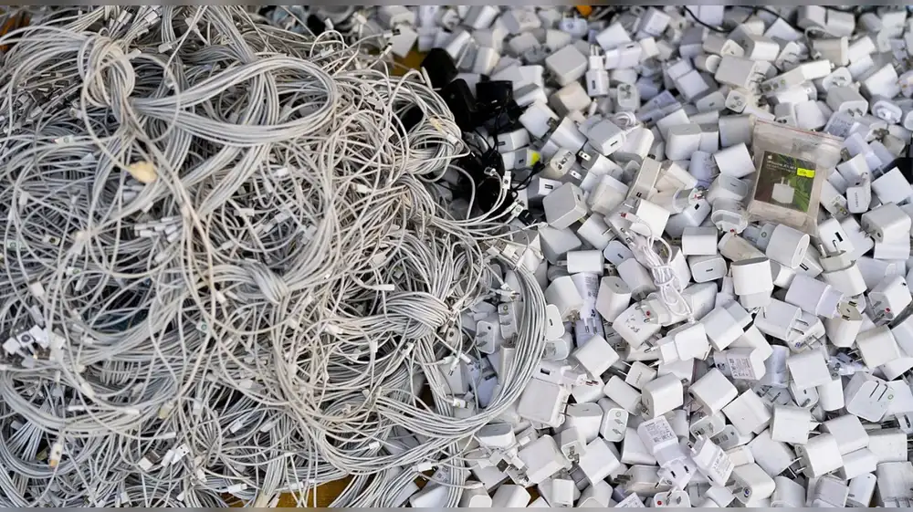 Malasia prohíbe la importación de basura electrónica