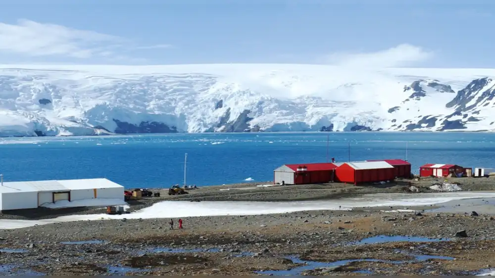Peruanos usan tecnología satelital para monitorear la Antártida