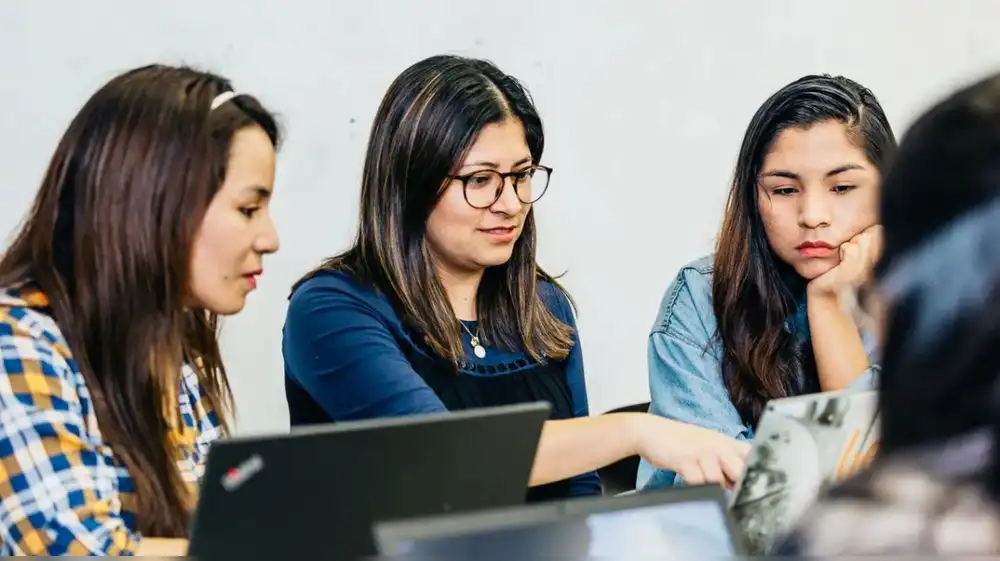 Impulsar a más mujeres en STEM fortalece el futuro de América Latina