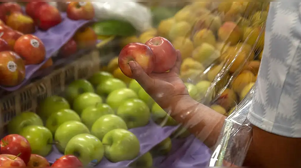 Manzanas europeas contienen residuos de pesticidas