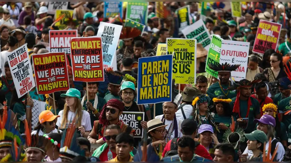 Jóvenes presentan una hoja de ruta contra los combustibles fósiles