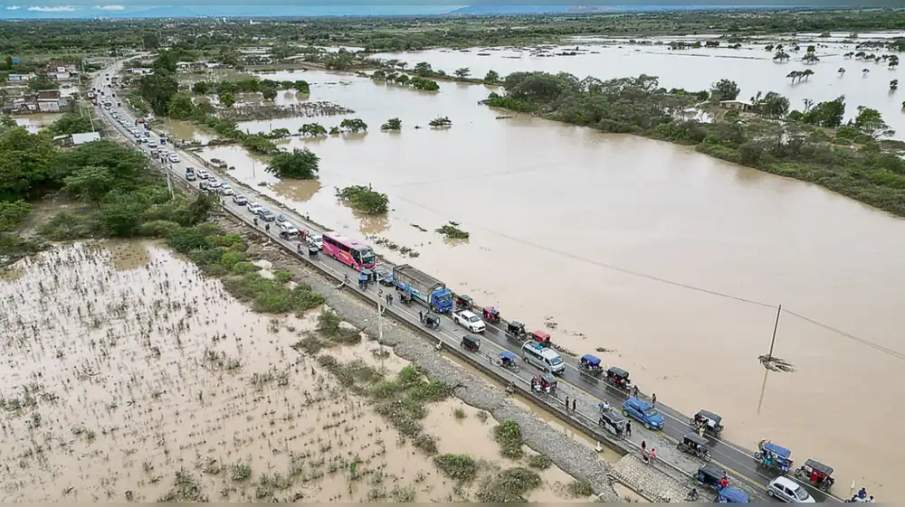 Lluvias ponen en alto riesgo a 13 departamentos del país