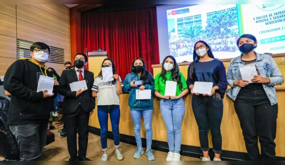 Programa de Integración Minera impulsado por MINEM capacitó a 2,679 participantes en 2022 Programa de Integración Minera impulsado por MINEM capacitó a 2,679 participantes en 2022