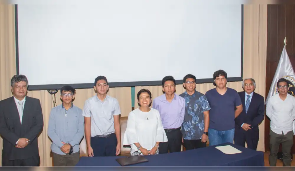 SINERSA entrega becas a hijos de agricultores de Piura SINERSA entrega becas a hijos de agricultores de Piura