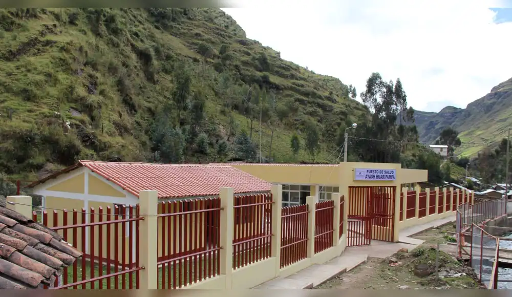 Antamina entregó nuevos equipos al puesto de salud de Ayash Huaripampa Antamina entregó nuevos equipos al puesto de salud de Ayash Huaripampa