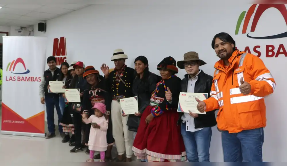 Las Bambas lanza Programa “Continúa Tus Estudios” Las Bambas lanza Programa “Continúa Tus Estudios”