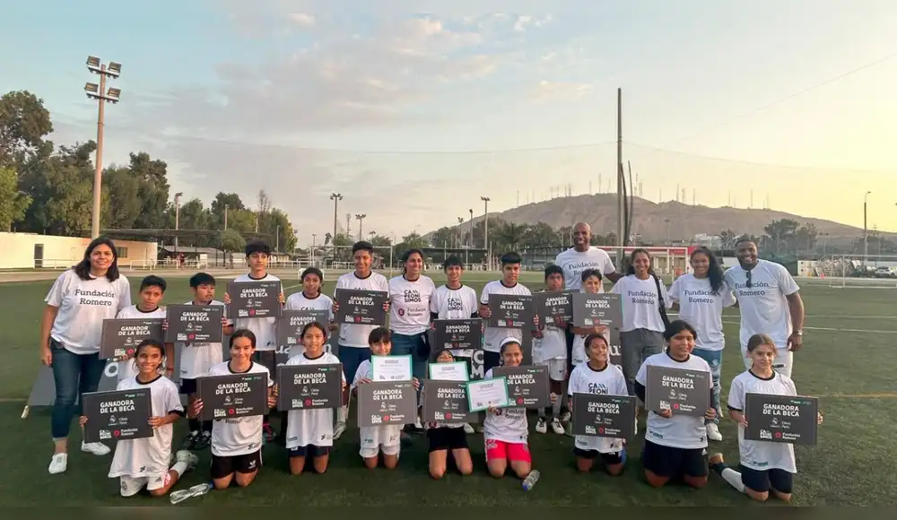 Fundación Romero otorga beca a niños que participarán de la Clínica de la Fundación Real Madrid en Lima Fundación Romero otorga beca a niños que participarán de la Clínica de la Fundación Real Madrid en Lima