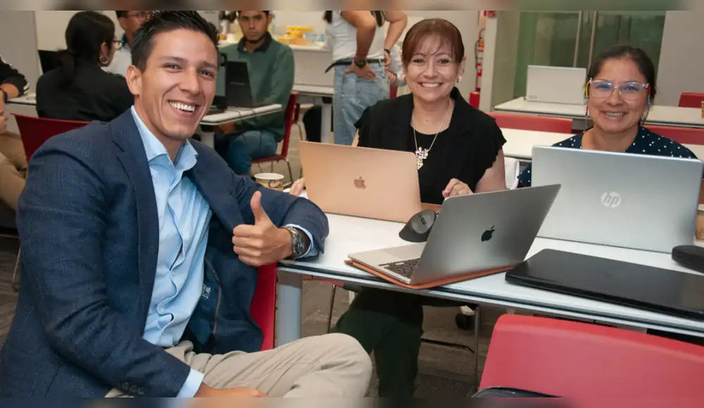 Peruanos participaron por primera vez en ‘Hackathon’ internacional de la Universidad de Harvard Peruanos participaron por primera vez en ‘Hackathon’ internacional de la Universidad de Harvard