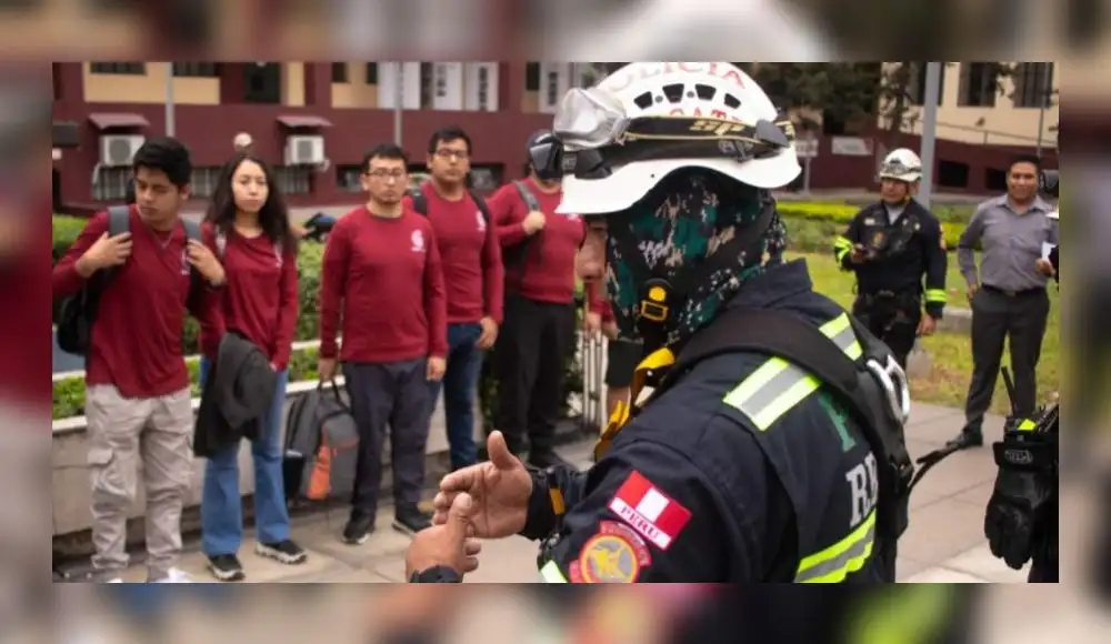 ¡Exitosa demostración de rescate de heridos en capacitaciones GRD para voluntarios del 2023! ¡Exitosa demostración de rescate de heridos en capacitaciones GRD para voluntarios del 2023!