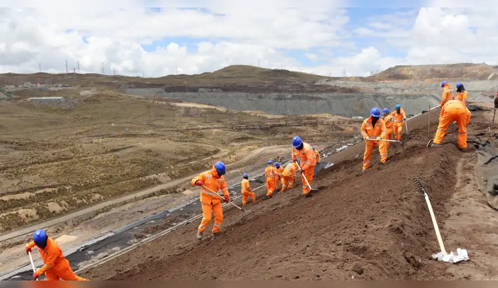 Al 2022, Perú logró la recuperación de más de 2,800 hectáreas afectadas por pasivos mineros. Al 2022, Perú logró la recuperación de más de 2,800 hectáreas afectadas por pasivos mineros.