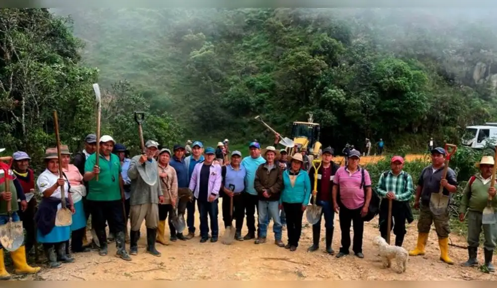Exitosa minga comunitaria unen Cantón Chilla y Parroquia Guanazán por el desarrollo sostenible. Exitosa minga comunitaria unen Cantón Chilla y Parroquia Guanazán por el desarrollo sostenible.