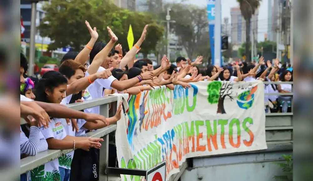95% de peruanos a favor de tener políticas climáticas más estrictas 95% de peruanos a favor de tener políticas climáticas más estrictas