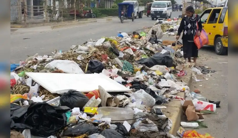 Toneladas de basura afectan a municipio de Lambayeque