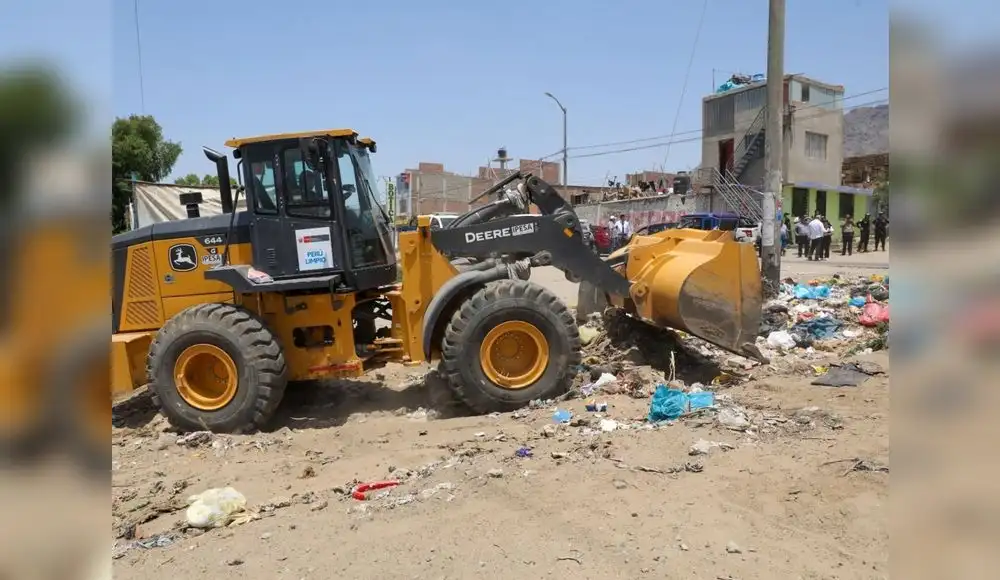 Erradican 12 toneladas de basura en distrito de Trujillo Erradican 12 toneladas de basura en distrito de Trujillo