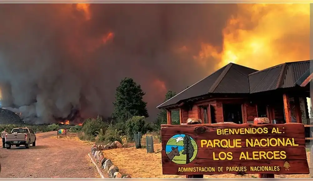 Argentina: Parque Nacional Los Alerces es afectado por el fuego Argentina: Parque Nacional Los Alerces es afectado por el fuego