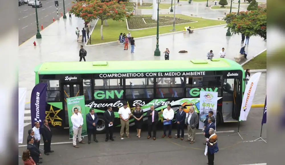 Trujillo cuenta con su primer bus impulsado con gas natural Trujillo cuenta con su primer bus impulsado con gas natural