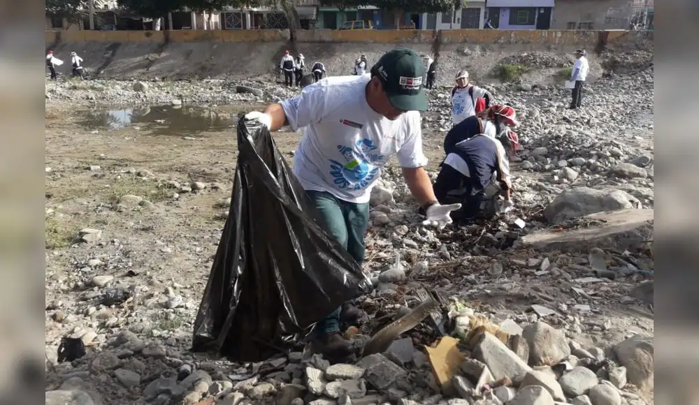 Ministro hace llamado por el cuidado del medioambiente Ministro hace llamado por el cuidado del medioambiente