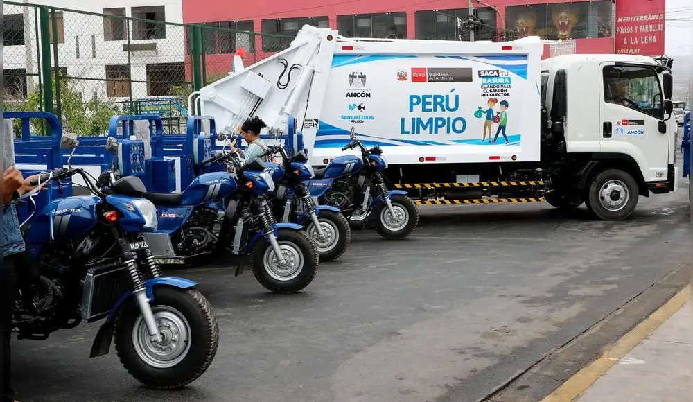 Ancón recibe flota de vehículos para fortalecer limpieza pública Ancón recibe flota de vehículos para fortalecer limpieza pública