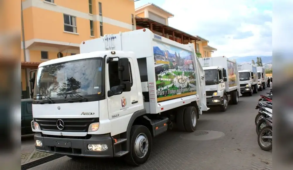 Entregan compactadoras para potenciar recojo de residuos en San Martín Entregan compactadoras para potenciar recojo de residuos en San Martín