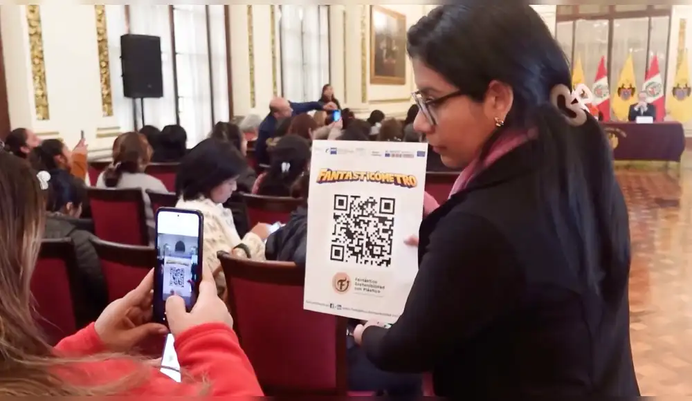 Emprendedores son capacitados sobre uso del plástico en sus negocios Emprendedores son capacitados sobre uso del plástico en sus negocios