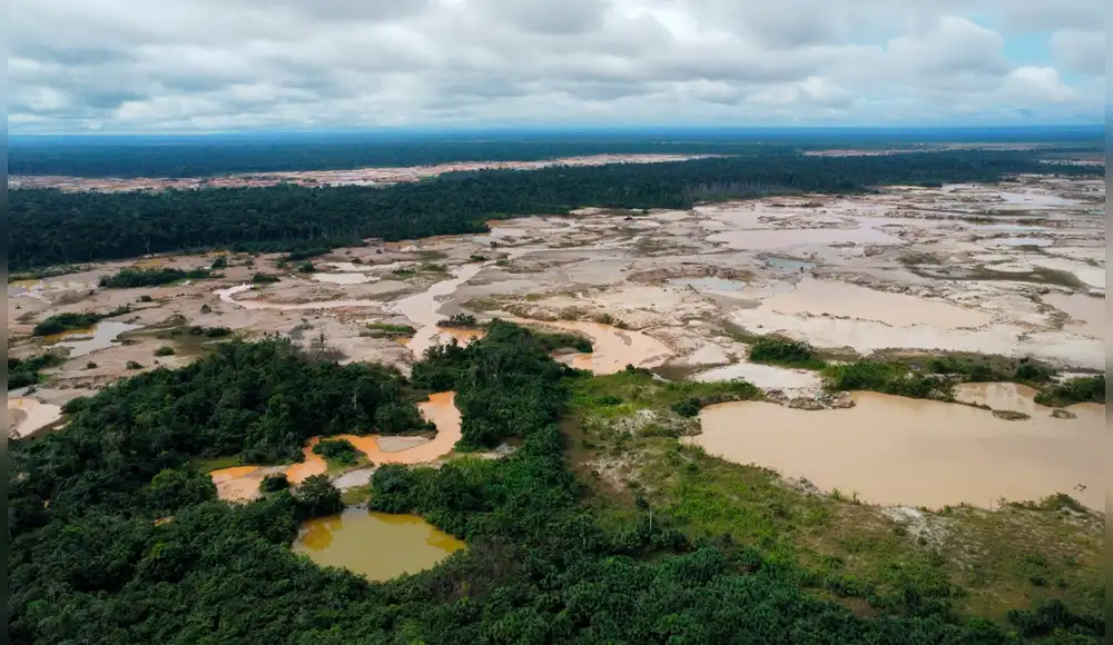 Minería ilegal: el enemigo silencioso de la Amazonía peruana Minería ilegal: el enemigo silencioso de la Amazonía peruana