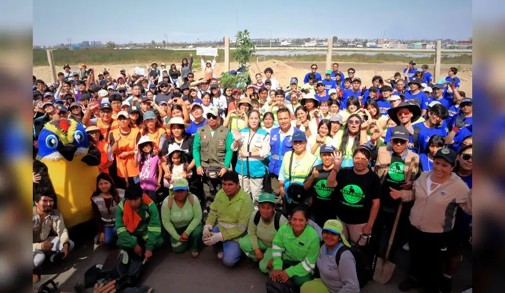 Entusiastas reforestan alrededores de los Pantanos de Villa Entusiastas reforestan alrededores de los Pantanos de Villa