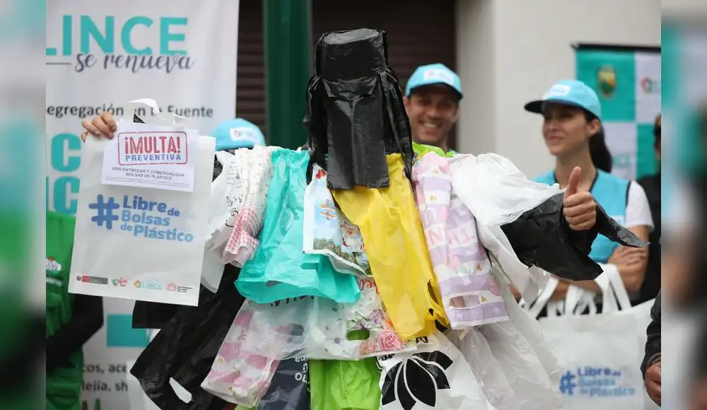 Perú consume 6 mil bolsas de plástico por minuto