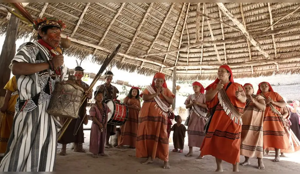 Pueblos indígenas en el Perú: entre la resistencia y la deuda histórica Pueblos indígenas en el Perú: entre la resistencia y la deuda histórica