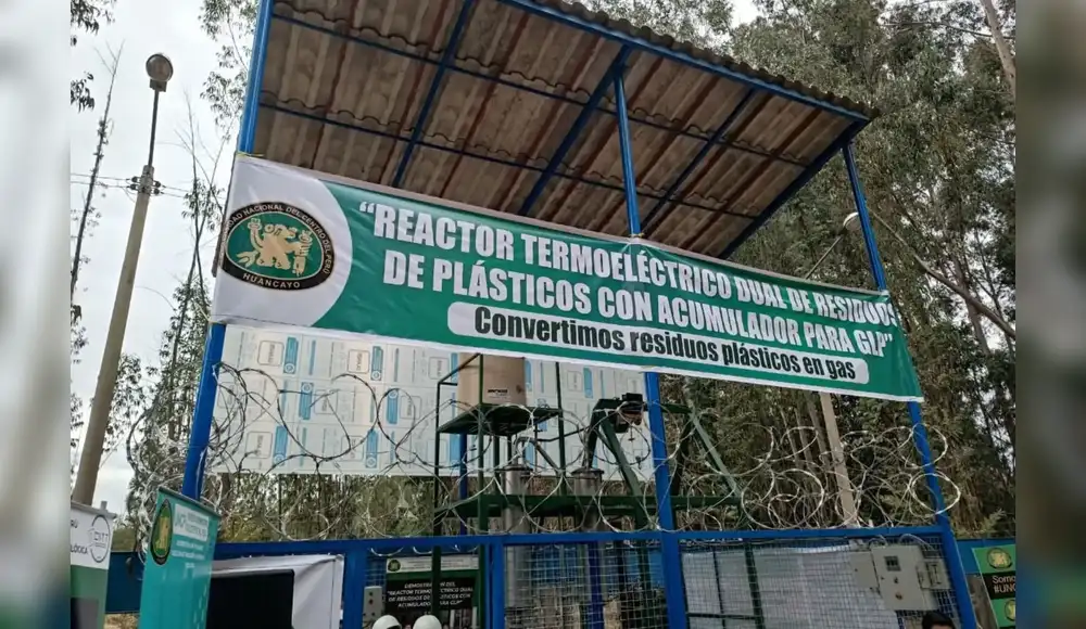Nueva planta convertirá botellas de plástico en combustible Nueva planta convertirá botellas de plástico en combustible