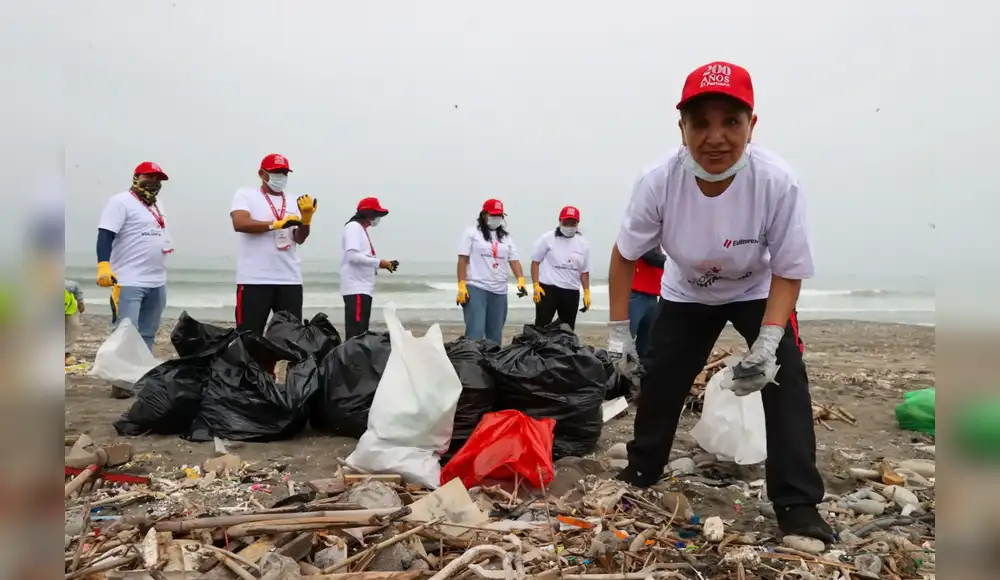 Voluntarios despliegan jornada de limpieza en playa en Ventanilla Voluntarios despliegan jornada de limpieza en playa en Ventanilla